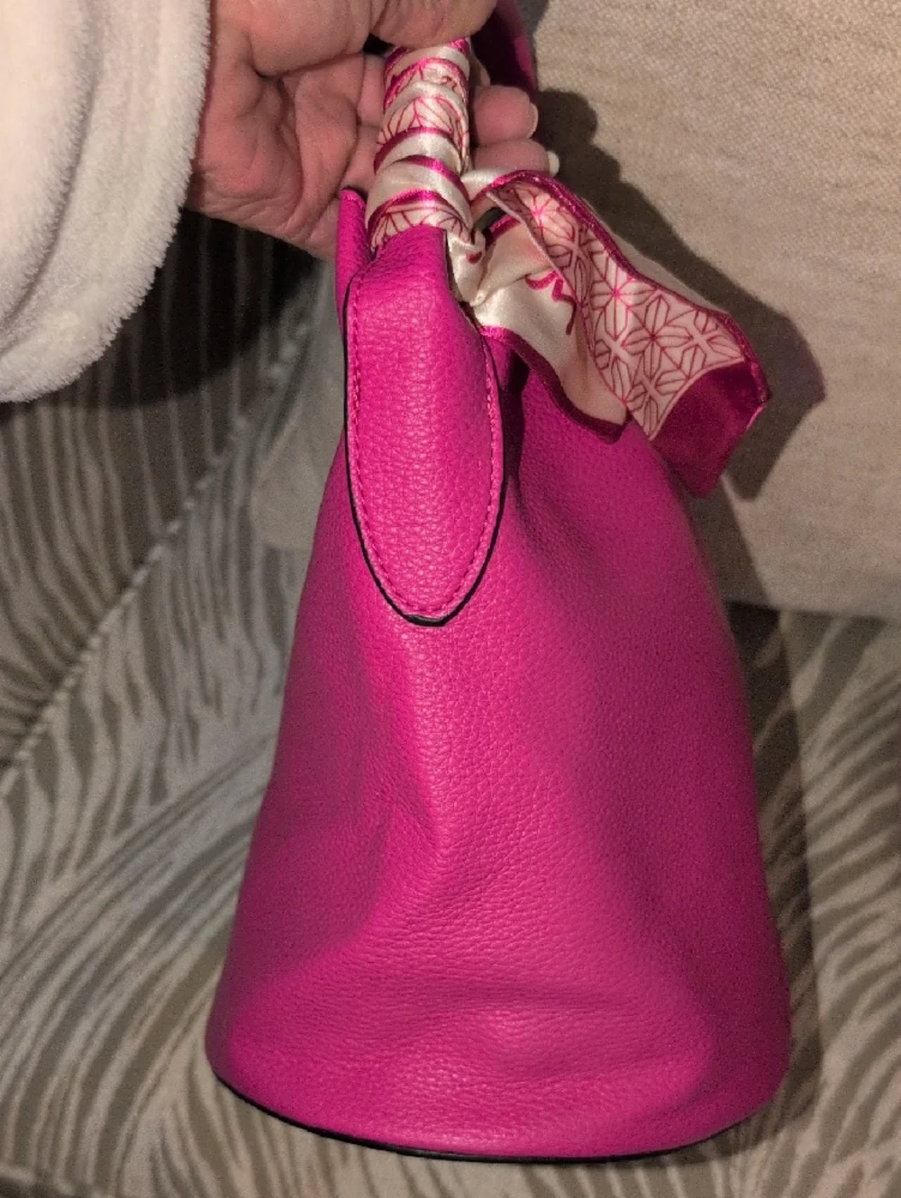 Fashion Hot Pink Women's Bucket Bag And Separate Pouch - NWT